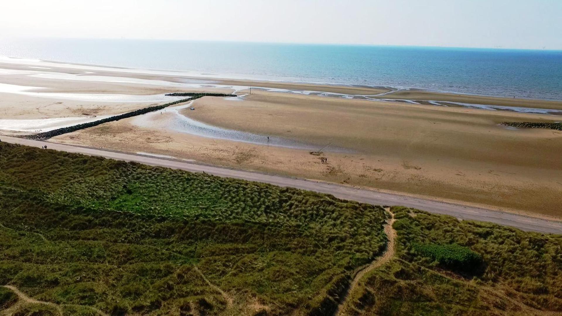 Ffrith Beach Glamping With Hot Tub Hotel Prestatyn Exterior photo
